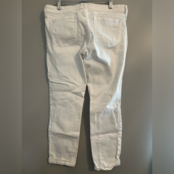Gap White Boyfriend Fit Ripped Rolled Cuff Jeans Size 8/29 - Picture 2 of 13